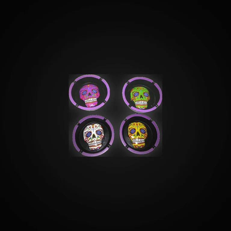 4 SKULL ASHTRAYS ASST