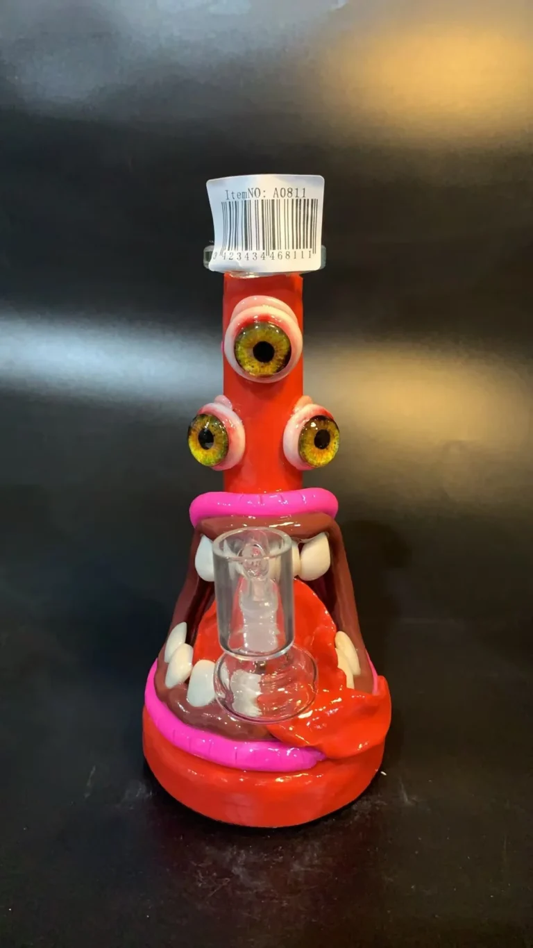 WATER PIPE W/3D RESIN FIGURE 8.5" ASST