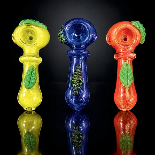Glass pipe w/bugs 3 asst colors